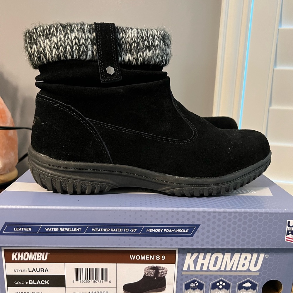 Khombu Laurie Black Suede Bootie